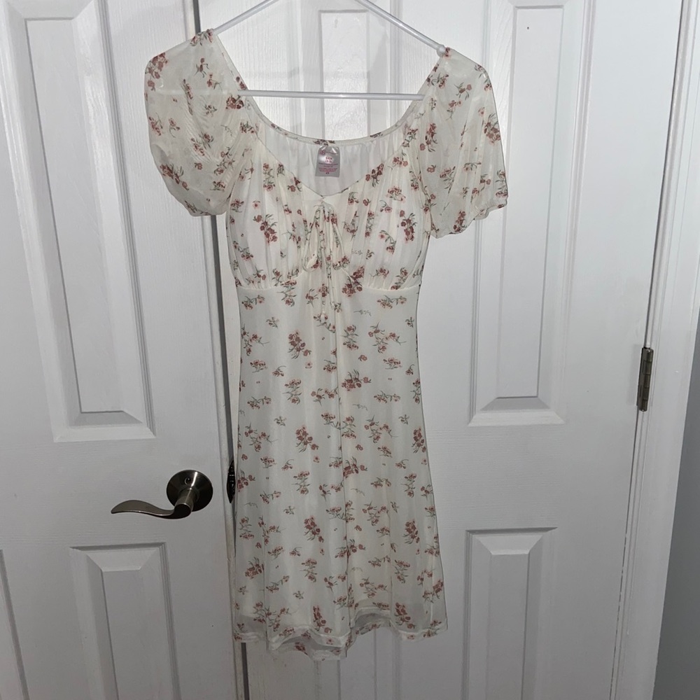 Dainty White bodycon